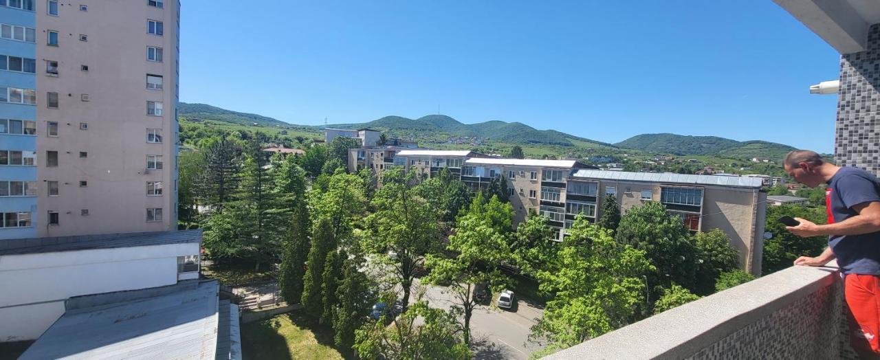Apartament In Regim Hotelier เดวา ภายนอก รูปภาพ